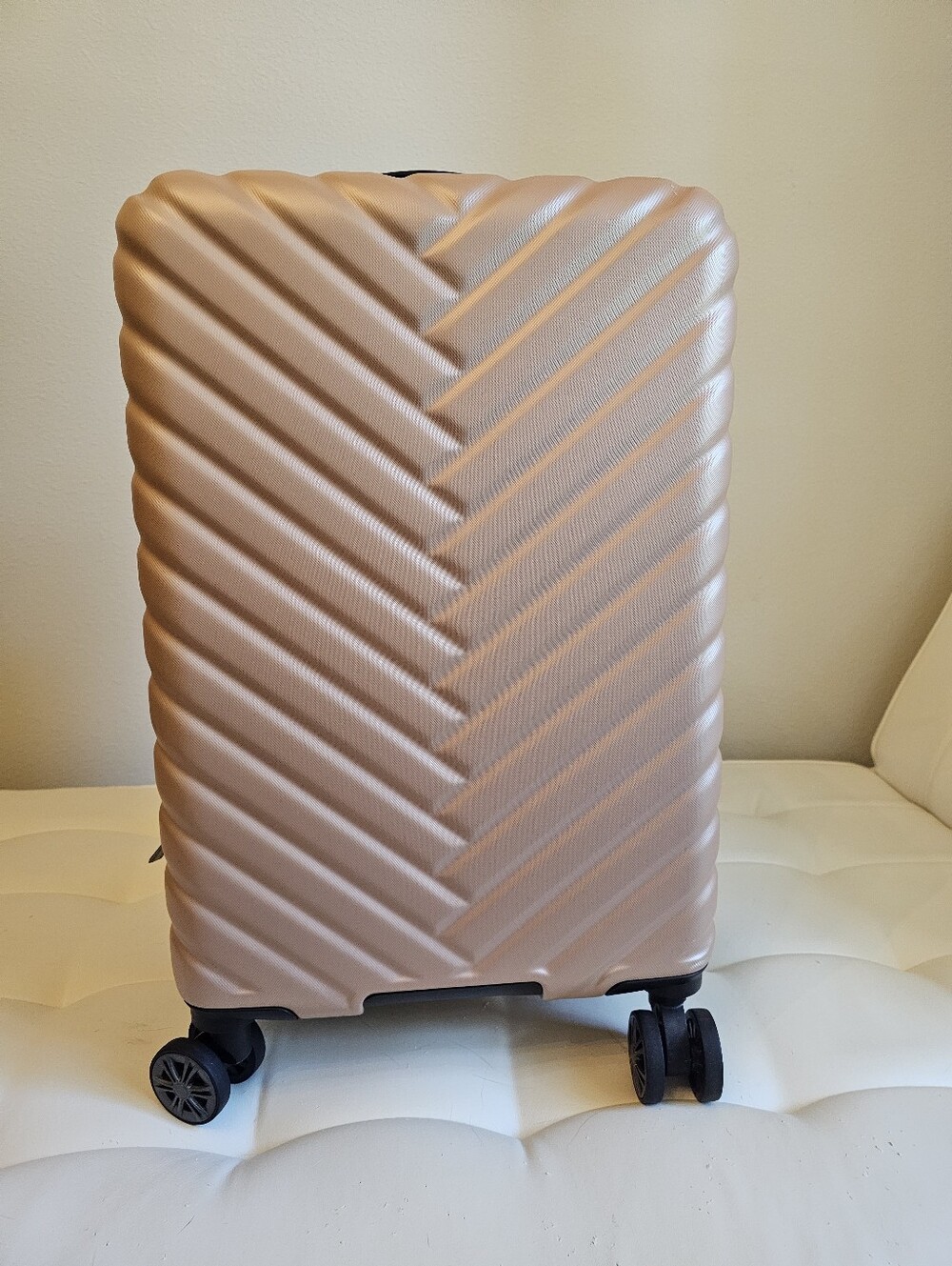 Kenneth Cole Rose Gold Hardside Carry-On Spinner Suitcase 20" - Picture 7 of 12